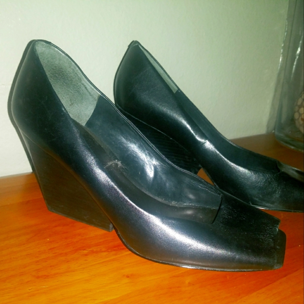 Nine West leather dressy wedge